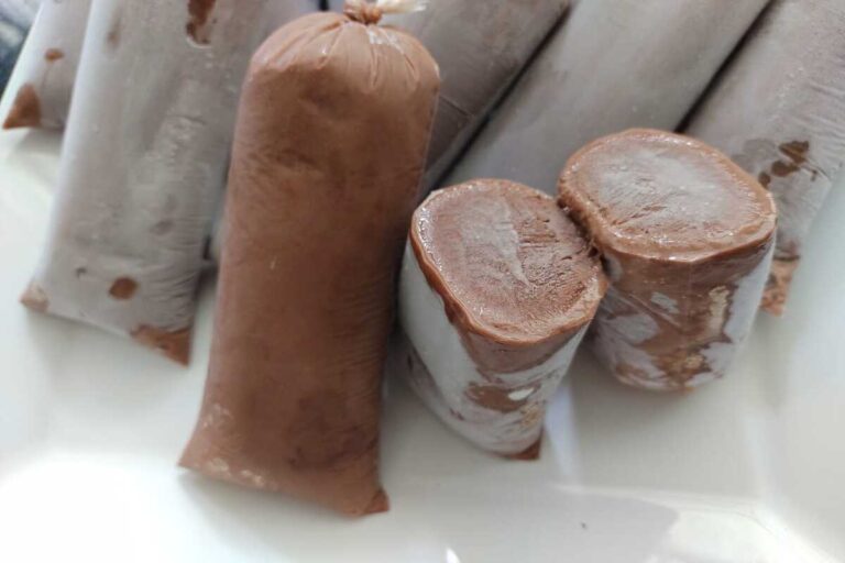 Geladinho de chocolate – (Sacolé cremoso)